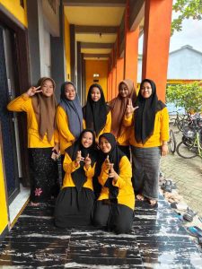 Belajar bahasa Inggris Ella kampung Inggris